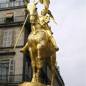 招待所 Jeanne D'arc
